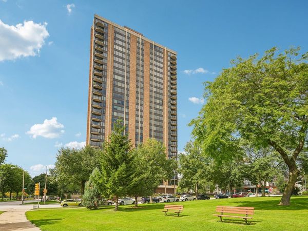 929 N Astor St, Unit 2305, Milwaukee, WI 53202