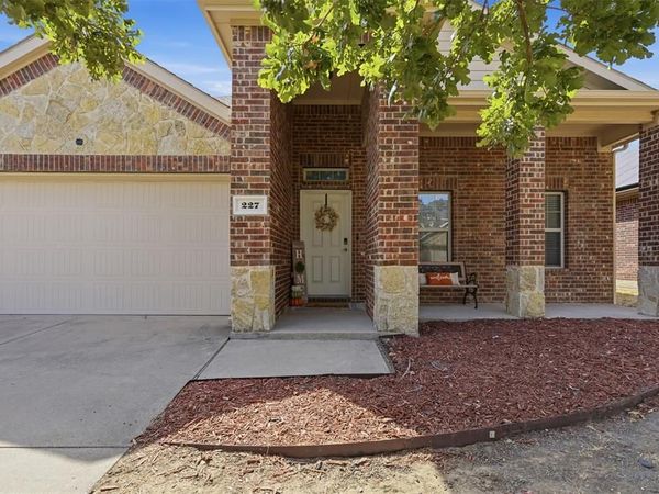 227 Old Spanish Trail, Waxahachie, TX 75167