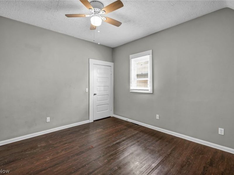 228 Gates, Elyria, OH 44035 Photo 3