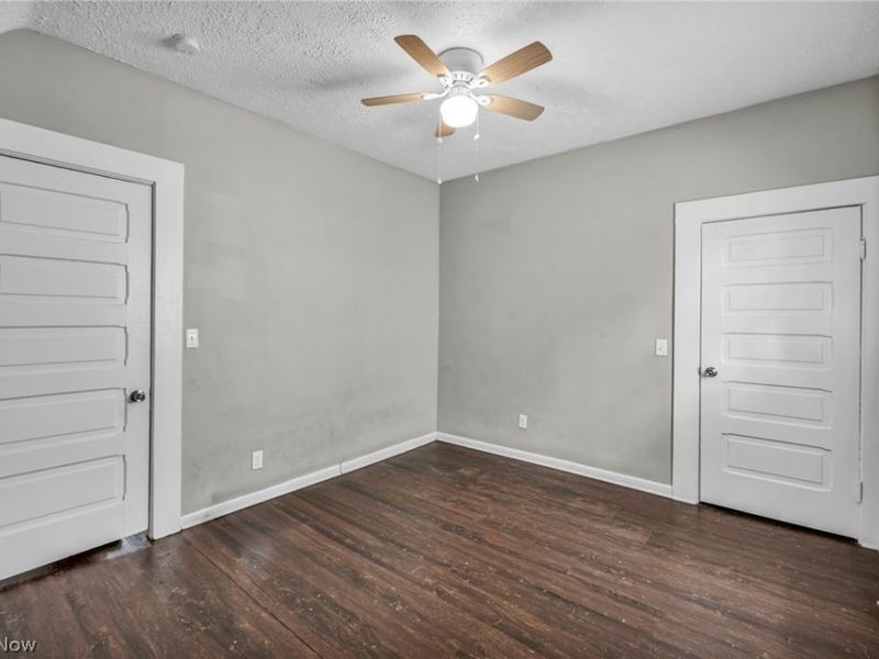 228 Gates, Elyria, OH 44035 Photo 4