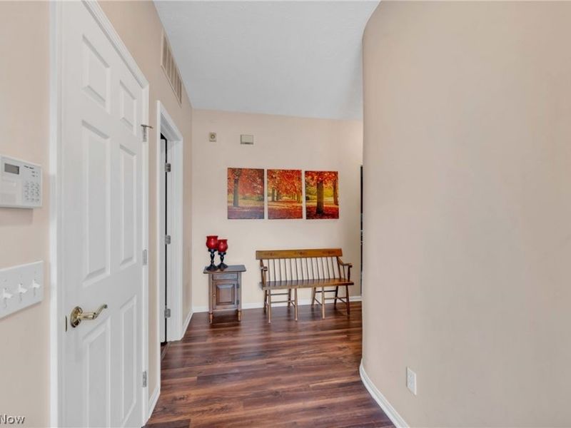 12225 Pheasant Run Circle, North Royalton, OH 44133 Photo 4