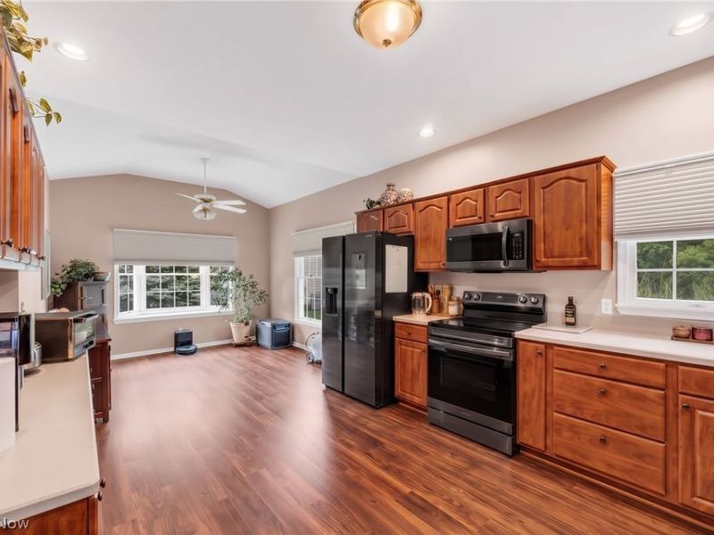 12225 Pheasant Run Circle, North Royalton, OH 44133 Photo 8