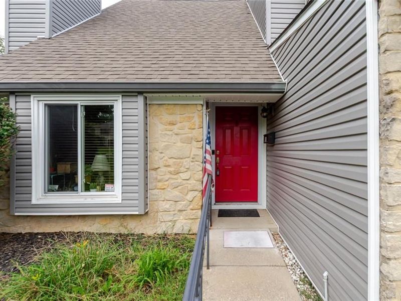 7663 Brams Hill Drive, Washington Township, OH 45459 Photo 2