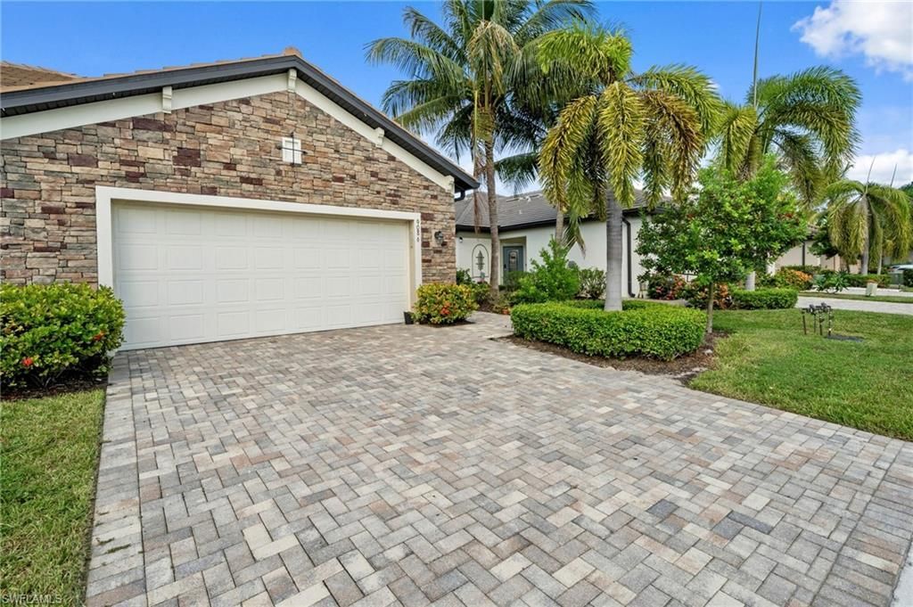 9086 Woodhurst Dr, Naples, FL 34120 Photo