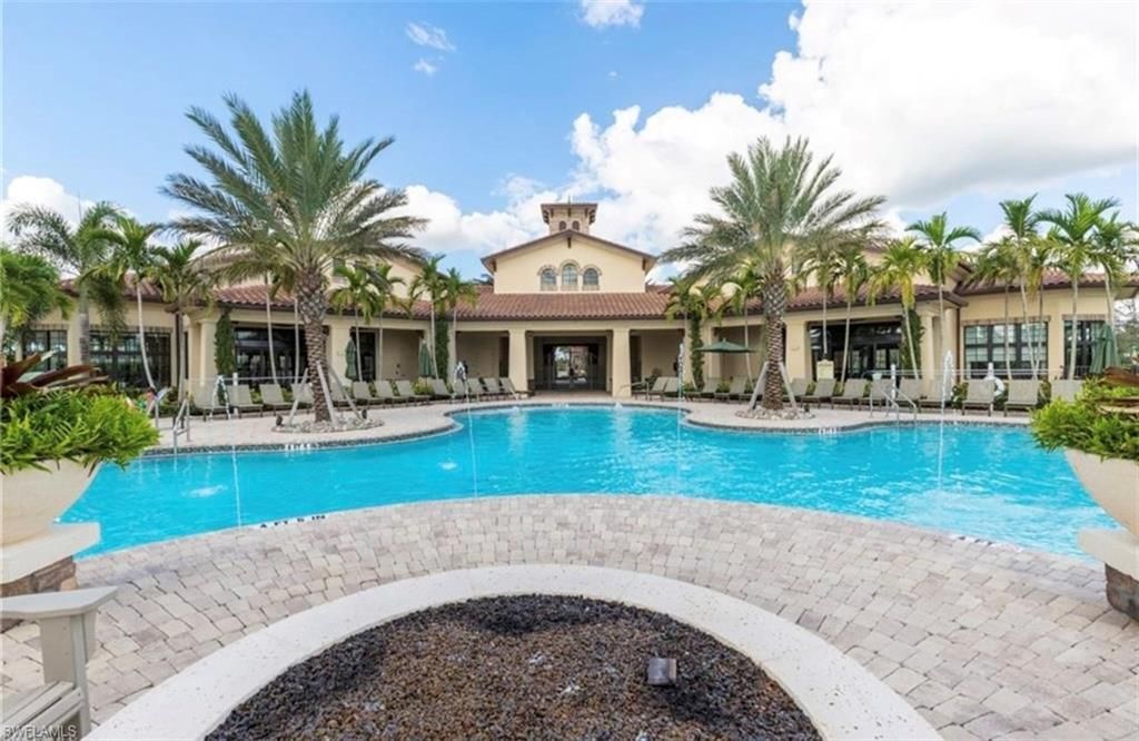 9086 Woodhurst Dr, Naples, FL 34120 Photo