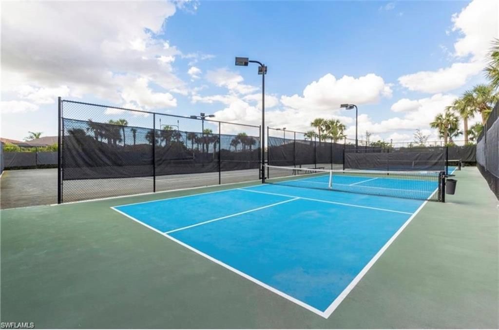9086 Woodhurst Dr, Naples, FL 34120 Photo