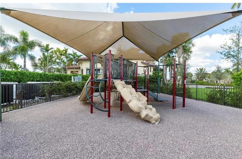 9086 Woodhurst Dr, Naples, FL 34120 Photo