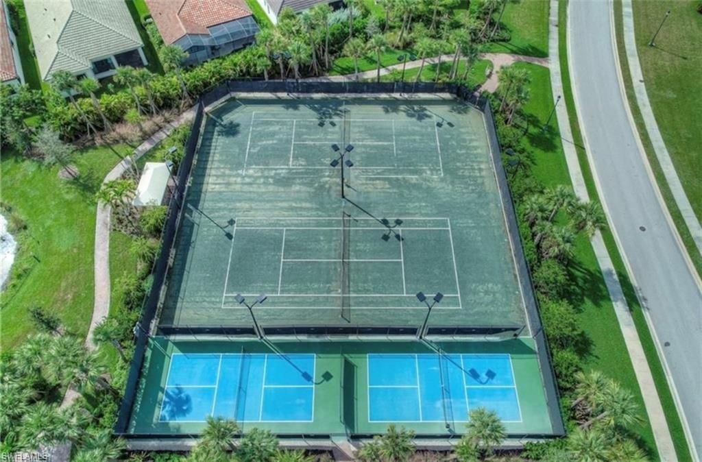 9086 Woodhurst Dr, Naples, FL 34120 Photo