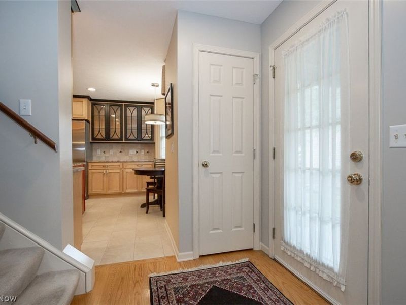 904 Hampton Court, Northfield, OH 44067 Photo 2