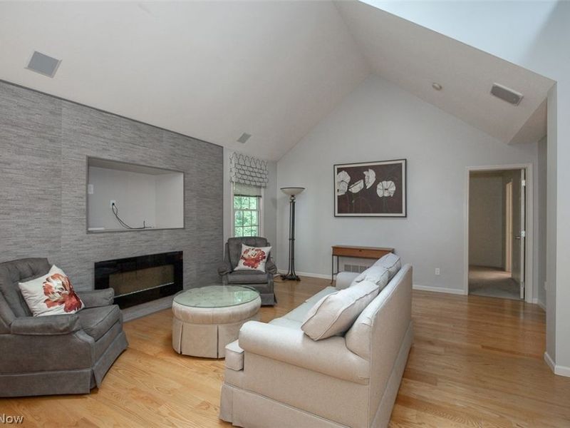 904 Hampton Court, Northfield, OH 44067 Photo 5