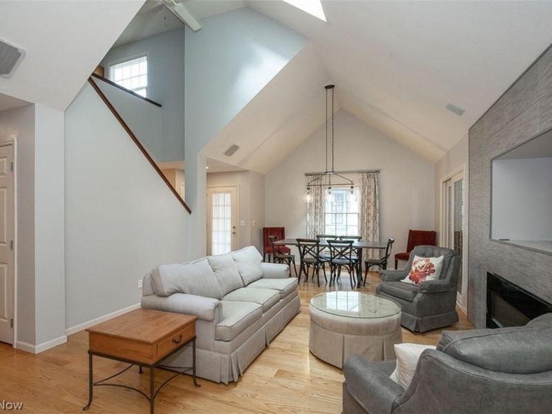 904 Hampton Court, Northfield, OH 44067 Photo 7