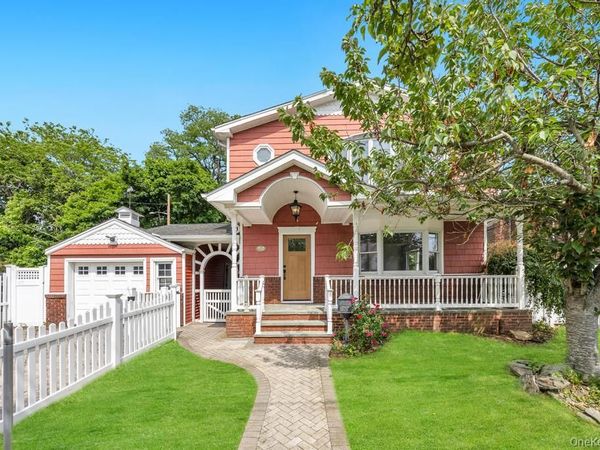 2331 Neptune Avenue, Seaford, NY 11783