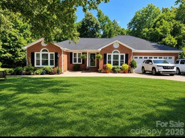 3001 Sunset Road, Charlotte, NC 28216