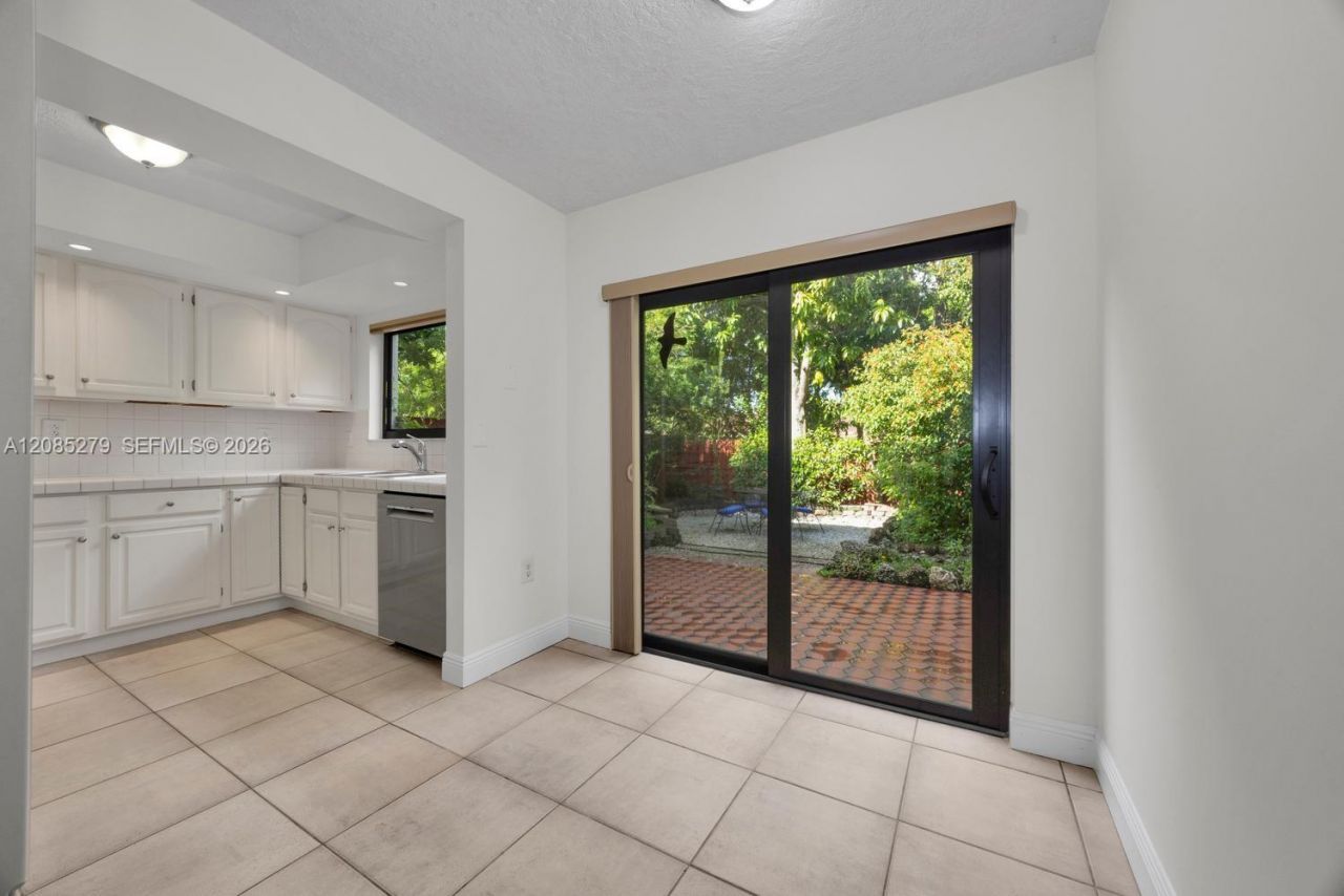 8808 SW 150th Place Cir, Miami, FL 33196 Photo