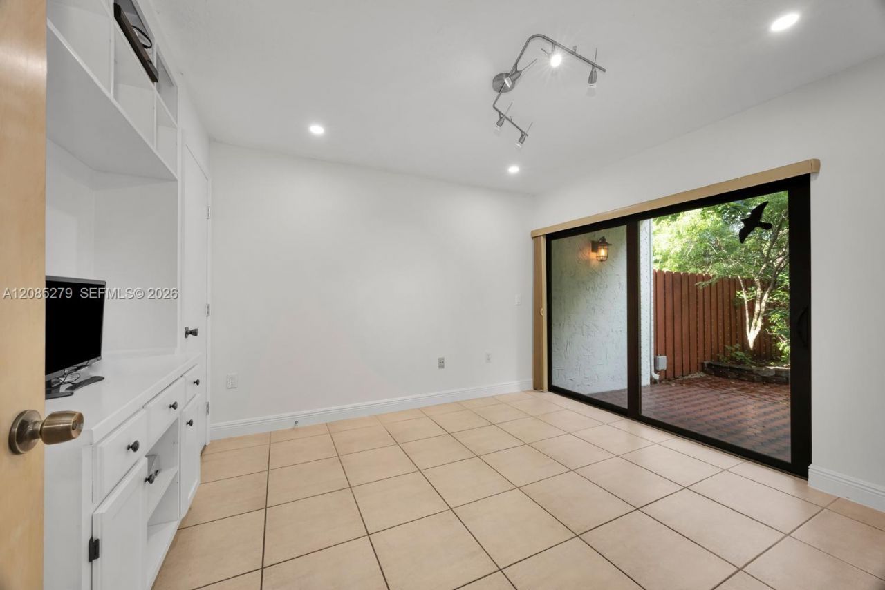8808 SW 150th Place Cir, Miami, FL 33196 Photo