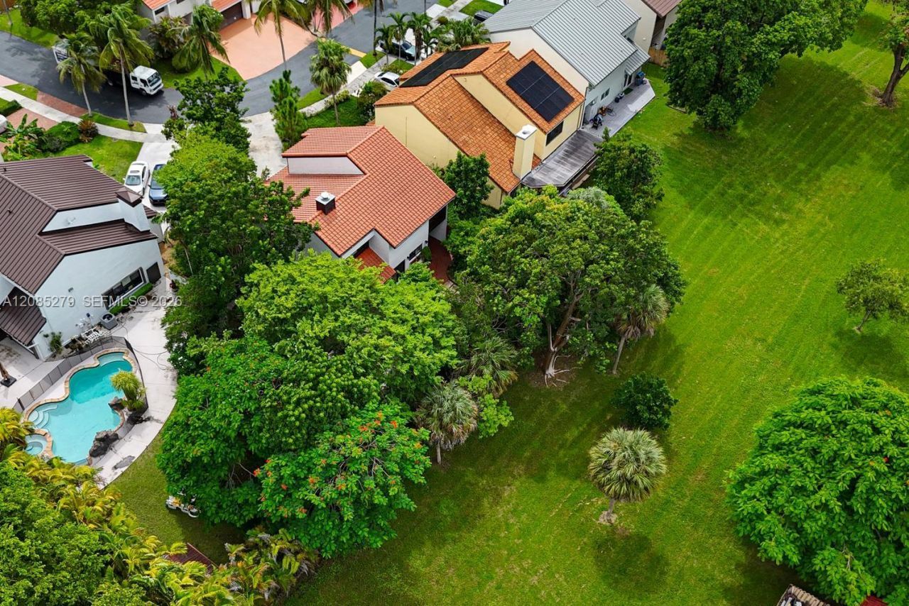 8808 SW 150th Place Cir, Miami, FL 33196 Photo