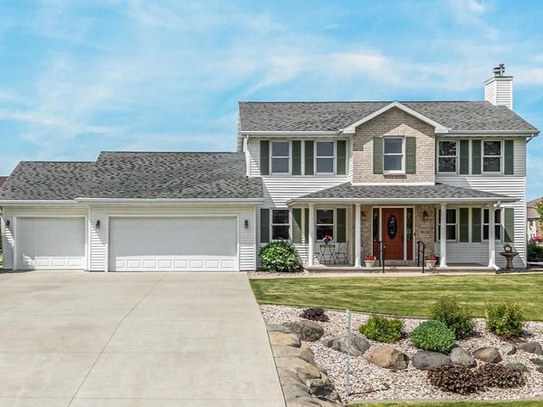 W6108 LONG COURT, Appleton, WI 54914