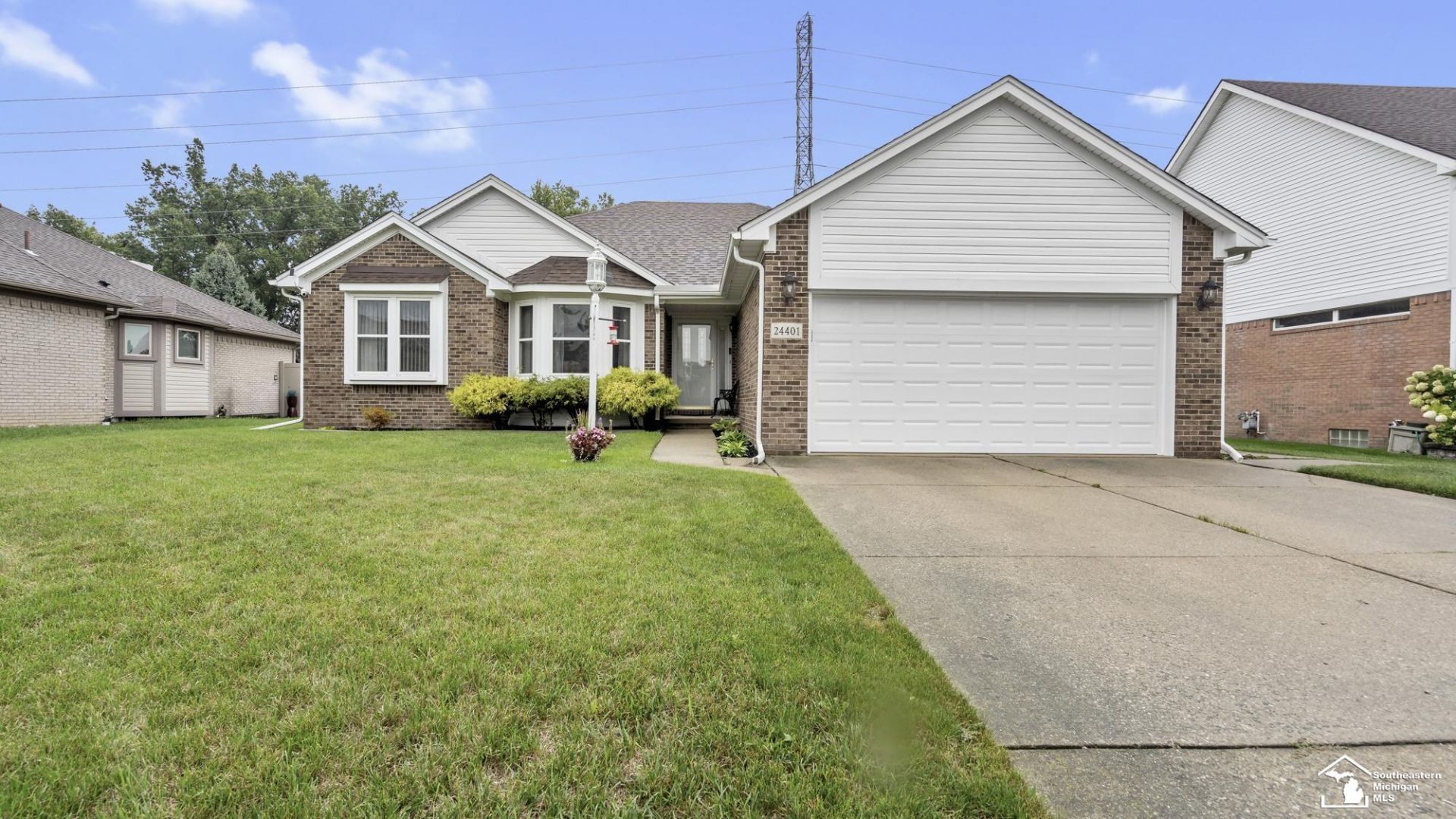 24401 Christian Drive, Flat Rock, MI 48134 Main Photo
