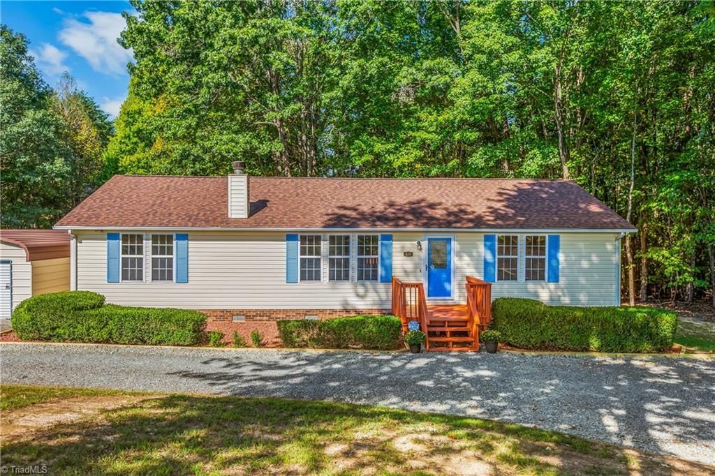 8140 Baux Mountain Road, Germanton, NC 27019 Main Photo