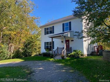 2327 Hammerslea Road, Orion Township, Mi 48359