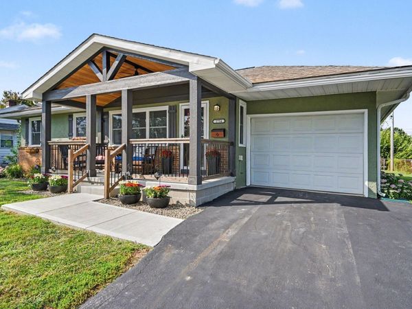 2754 Dennis Lane, Grove City, OH 43123