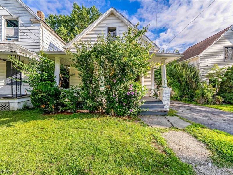 2908 Roanoke Avenue, Cleveland, OH 44109 Photo 1
