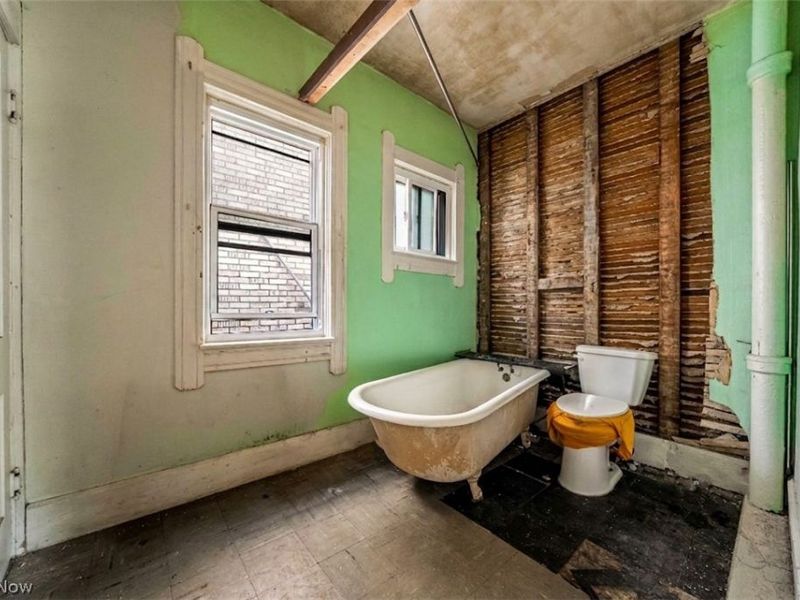 2908 Roanoke Avenue, Cleveland, OH 44109 Photo 14