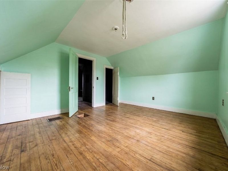 2908 Roanoke Avenue, Cleveland, OH 44109 Photo 15