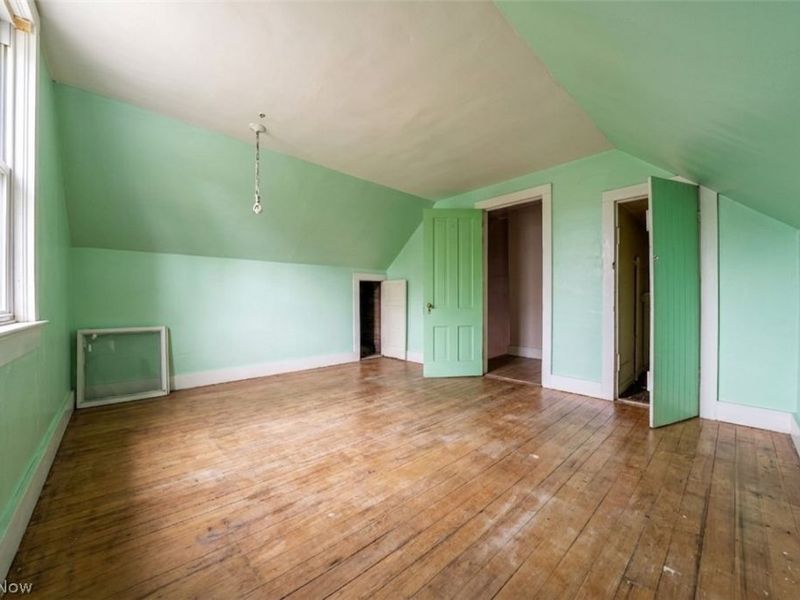 2908 Roanoke Avenue, Cleveland, OH 44109 Photo 16