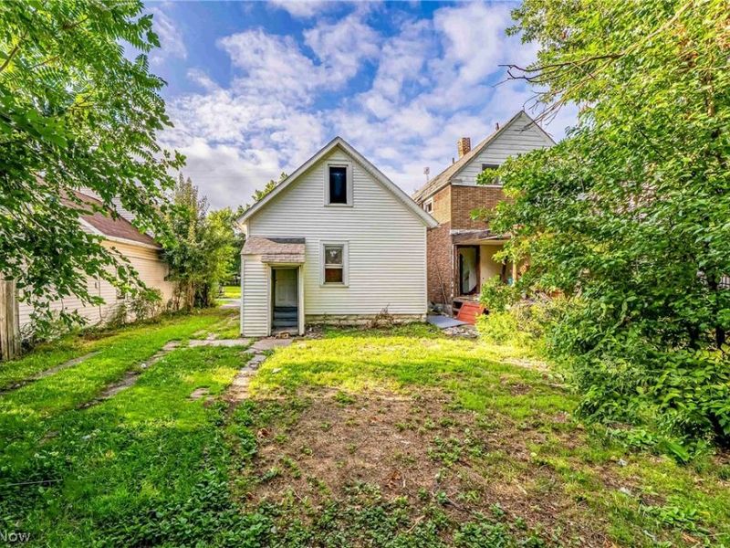 2908 Roanoke Avenue, Cleveland, OH 44109 Photo 18