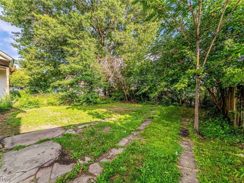 2908 Roanoke Avenue, Cleveland, OH 44109 Photo 20