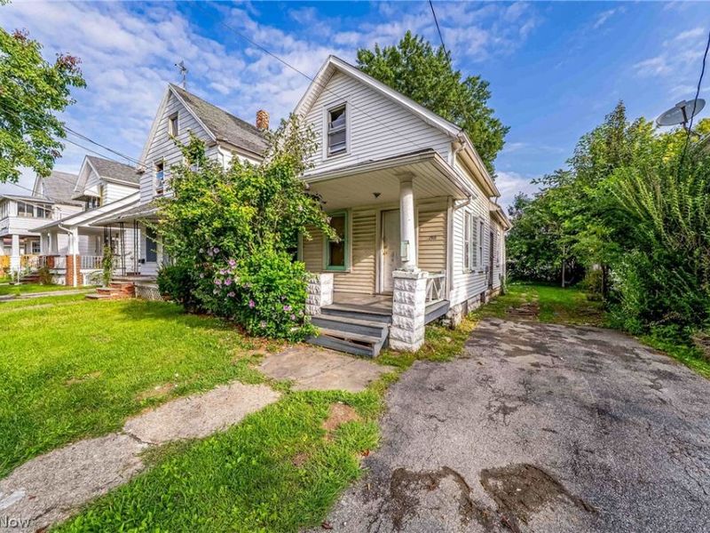 2908 Roanoke Avenue, Cleveland, OH 44109 Photo 3