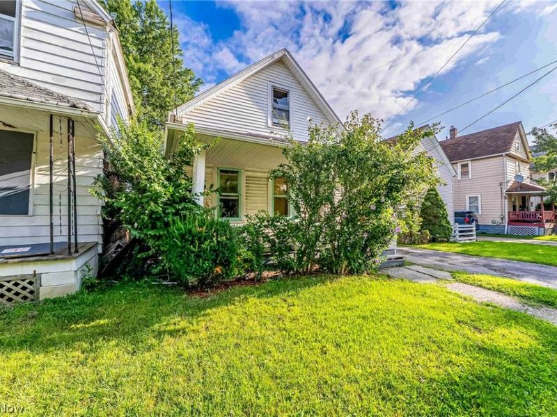 2908 Roanoke Avenue, Cleveland, OH 44109 Photo 4