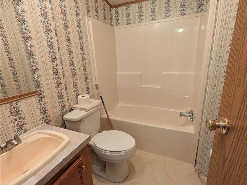 316 Britton Drive, Geneva, OH 44041 Photo 17