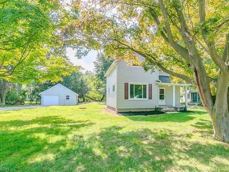 9042 Lake Shore Boulevard, Mentor, OH 44060 Photo 1