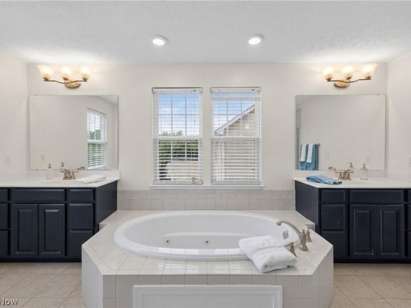 7941 Megan Meadow Drive, Hudson, OH 44236 Photo 23