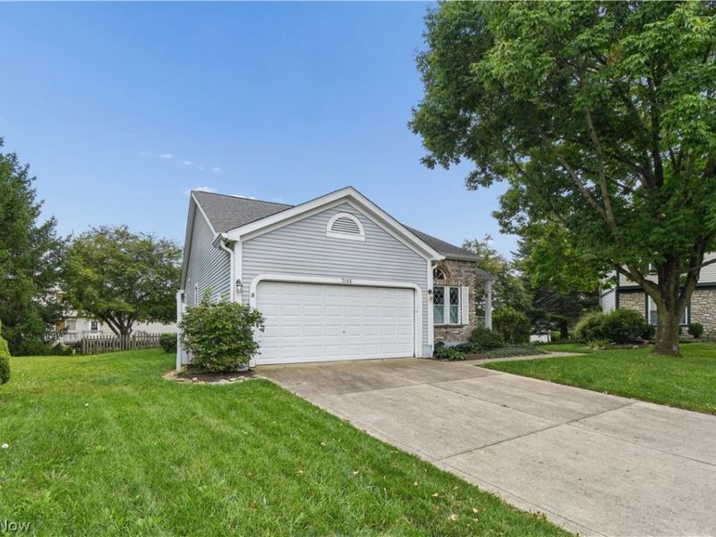 3166 Plainfield Court, Pickerington, OH 43147 Photo 2