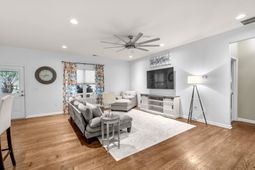 2642 Great Scott Dr. photo 4