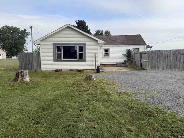 8746 W US Highway 40, Knightstown, IN 46148