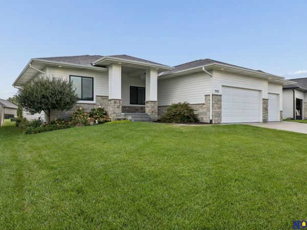 9101 Rock River Road, Lincoln, NE 68520