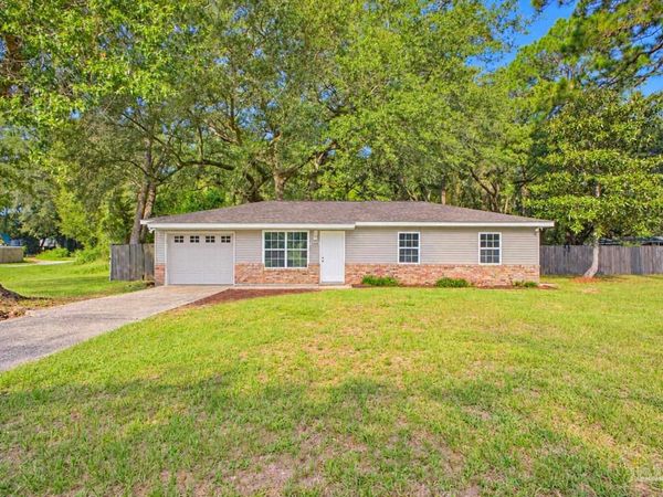 2296 Sparrow Ln, Pensacola, FL 32534
