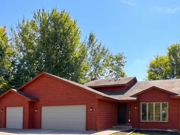 2633 Nightingale Court, Chaska, MN 55318
