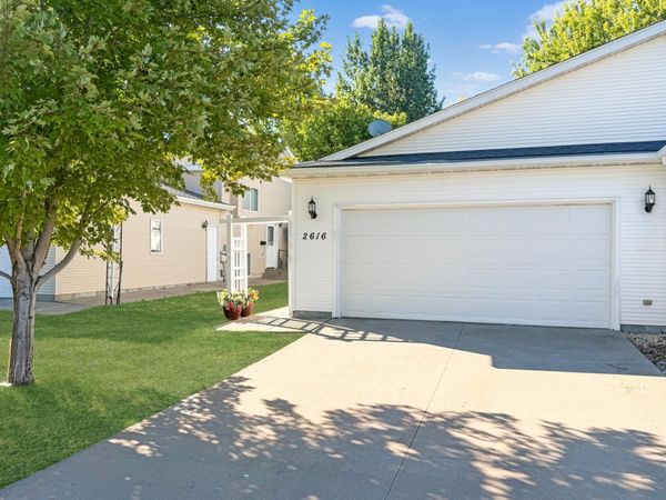 2616 35th Avenue S, Fargo, ND 58104