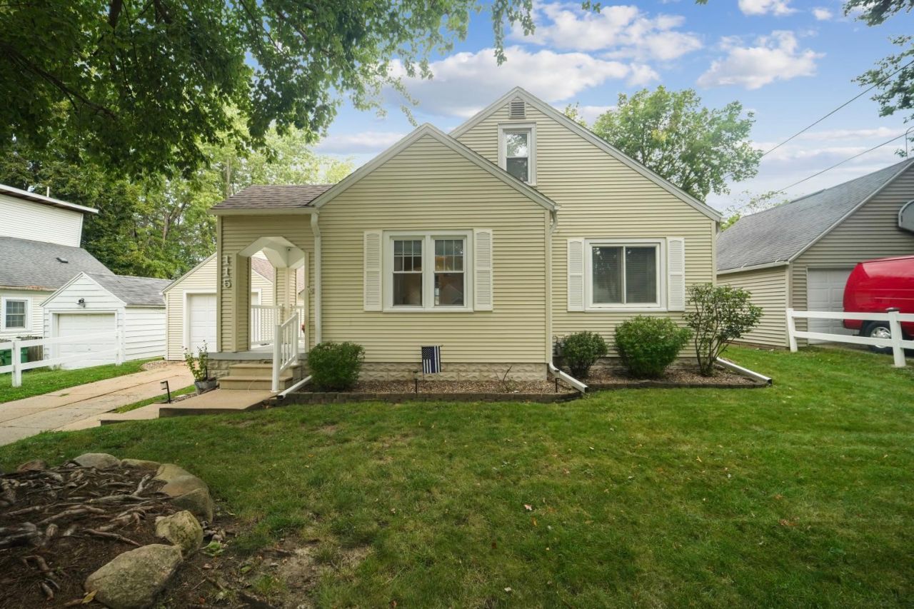 115 Carolina Avenue, Waterloo, IA 50701 Main Photo