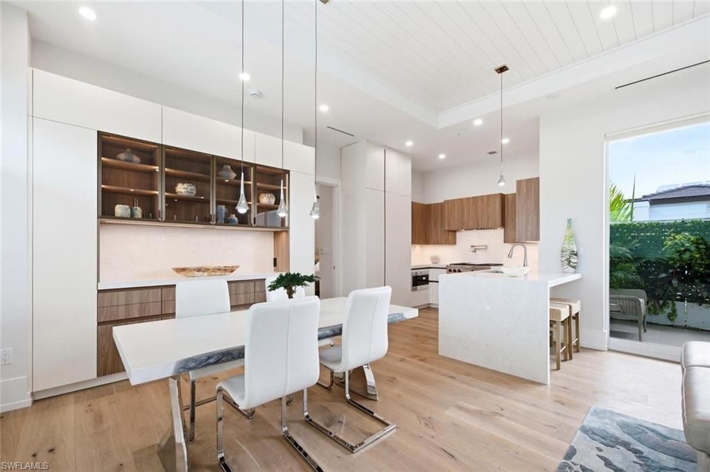 201 8th St S #309, Naples, FL 34102 Photo