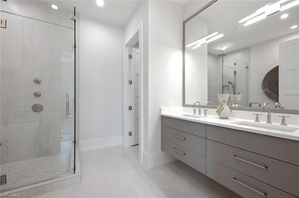 201 8th St S #309, Naples, FL 34102 Photo