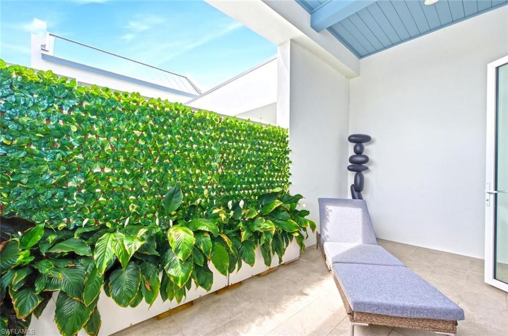 201 8th St S #309, Naples, FL 34102 Photo