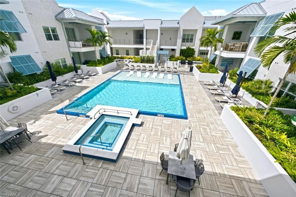 201 8th St S #309, Naples, FL 34102 Photo