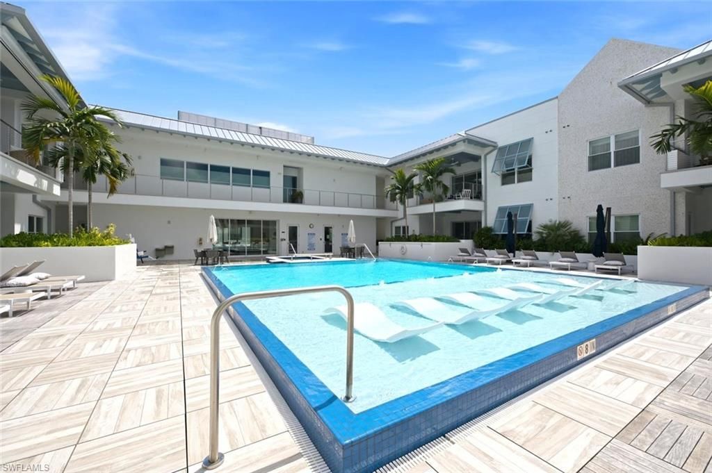 201 8th St S #309, Naples, FL 34102 Photo
