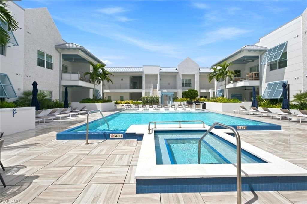 201 8th St S #309, Naples, FL 34102 Photo